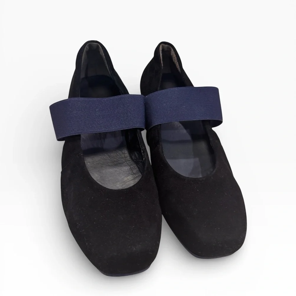 Think Black suede Mary Jane’s with navy elastic strap, 8.5, slightly wide, sharp - Picture 1 of 5